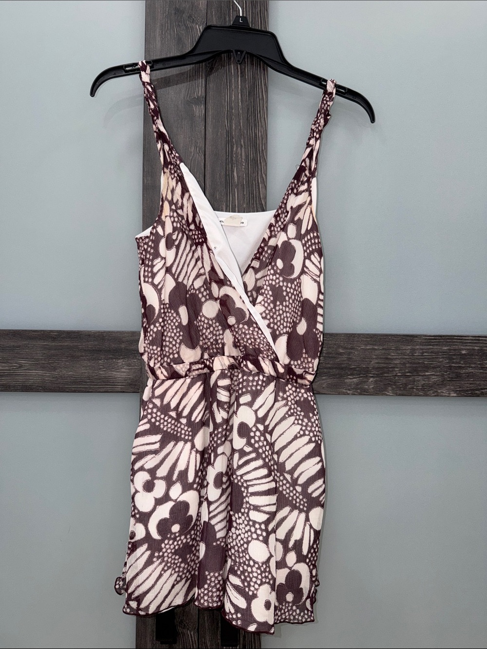 Club Monaco—Sleeveless Floral Print Wrap Dress with Shorts in Mauve and Cream